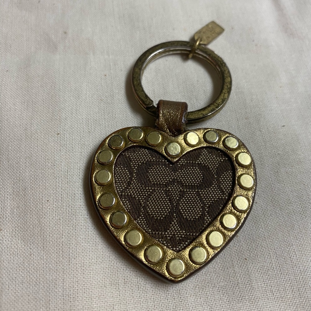 Authentic Coach Gold Leather Heart Key Ring